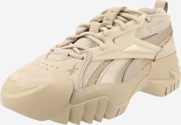 Sneaker bassa 'Cardi B Club C V2' di Reebok in beige: frontale