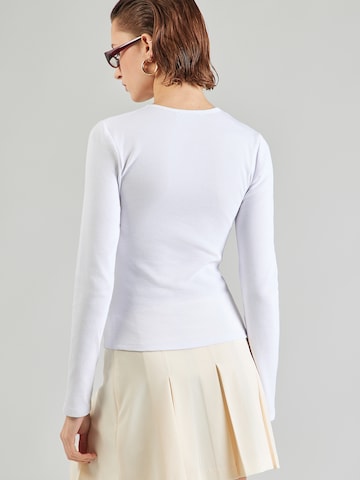 ABOUT YOU Tričko 'Insa' – červená