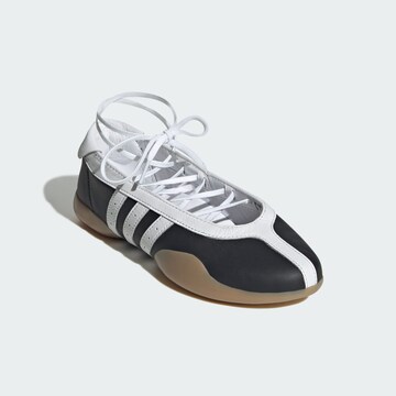 ADIDAS ORIGINALS Odprte balerinke 'Taekwondo Mei' | črna barva
