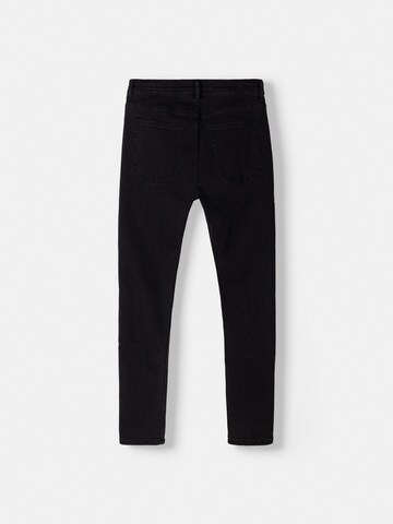 Bershka Skinny Jeans in Schwarz