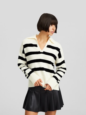 Bershka Sweater in Beige