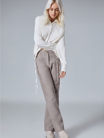 4TAILORS Tričko 'Beth' - Biela