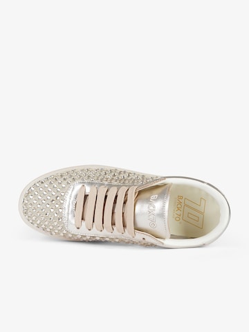 Sneaker bassa di Back70 in oro