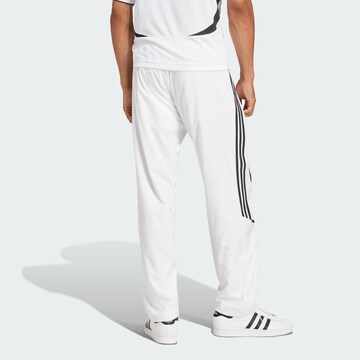 ADIDAS ORIGINALS - Loosefit Calças 'Adicolor Teamgeist' em branco