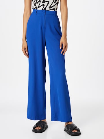 SISTERS POINT - Pierna ancha Pantalón 'VAGNA' en azul: frente