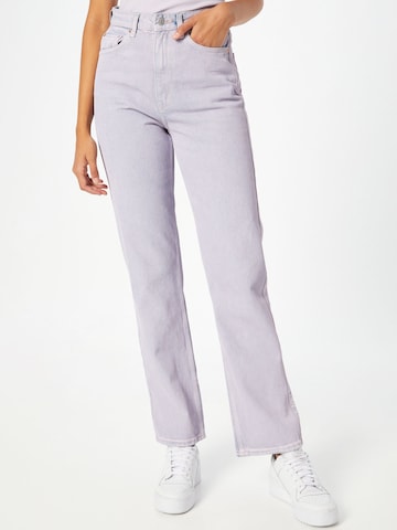 Loosefit Jean 'Rowe Extra High Straight' WEEKDAY en violet : devant