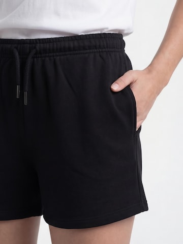 Antargo Regular Pants in Black
