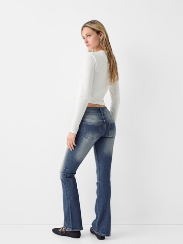 Bershka Bootcut Jeans i blå