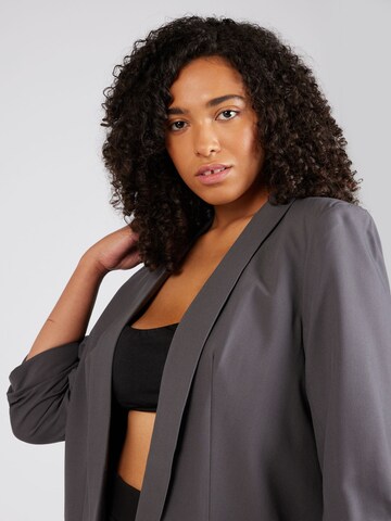 PIECES Curve Blazer 'PCBOSELLA' in Grau