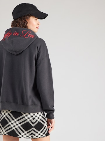 HOLLISTER Jopa na zadrgo | črna barva