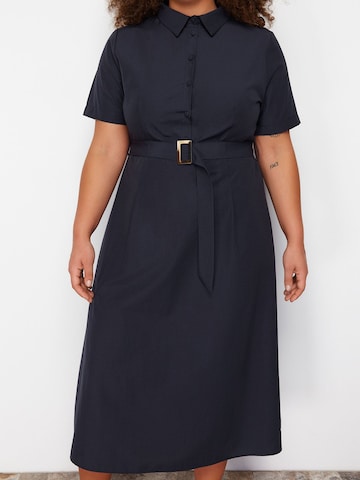 Robe-chemise Trendyol Curve en bleu