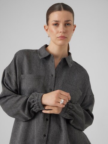 VERO MODA Blouse in Zwart