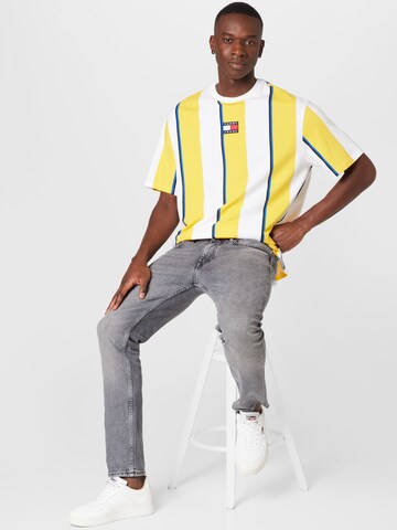 Tommy Jeans - Camiseta 'Skater' en amarillo