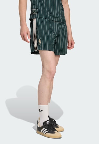Loosefit Pantalon 'Juventus Turin Terrace Icons' ADIDAS ORIGINALS en vert : devant