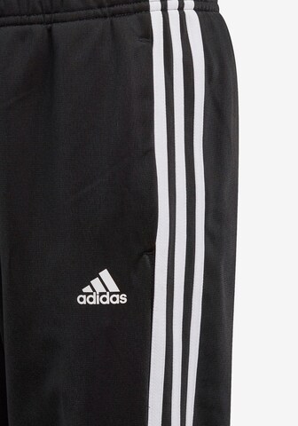 Survêtement 'Essentials' ADIDAS SPORTSWEAR en noir