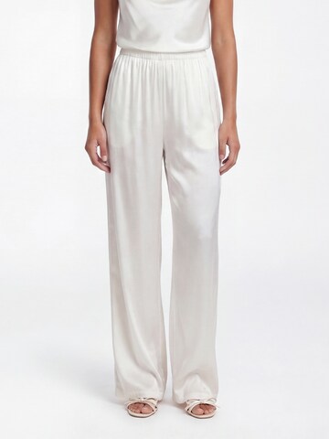 MYLAVIE by Sarah Harrison Loosefit Bukser i hvid: forside