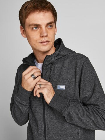 JACK & JONES Sweatjakke 'Air' i grå