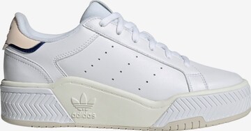 ADIDAS ORIGINALS Σνίκερ χαμηλό 'Court Tourino Bold' σε λευκό