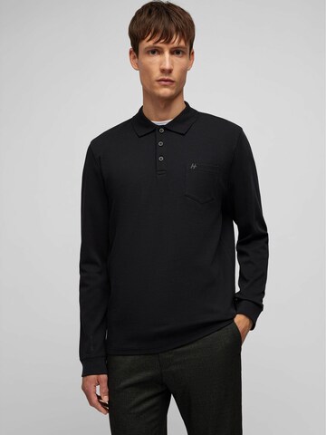 HECHTER PARIS Shirt in Black: front