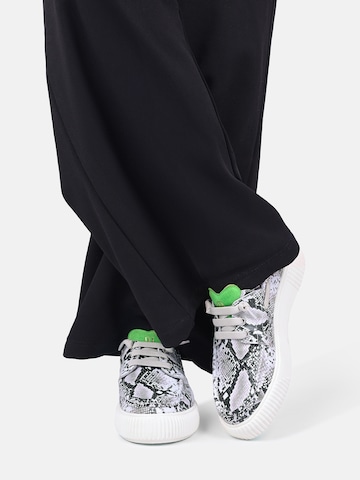 Crickit Halbschuh ' TINA ' in Schwarz: Vorderseite