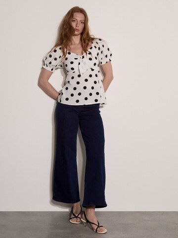 Apricot Polka Dot Tie Front Top ' ' in Weiß