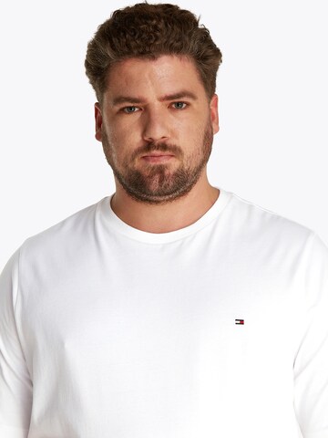 Tommy Hilfiger Big & Tall Koszulka 'ESSENTIAL' w kolorze biały
