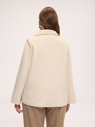 Cappotto di mezza stagione di Fiorella Rubino in bianco