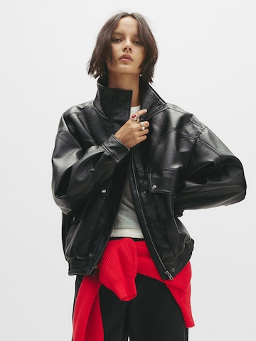 Pull&Bear Átmeneti dzseki - fekete: elől