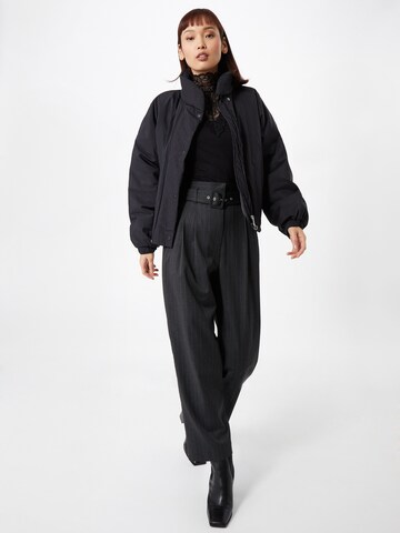 Tricou 'Marica 20' de la Soyaconcept pe negru