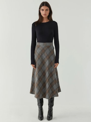 Hiccup - Saia em cinzento