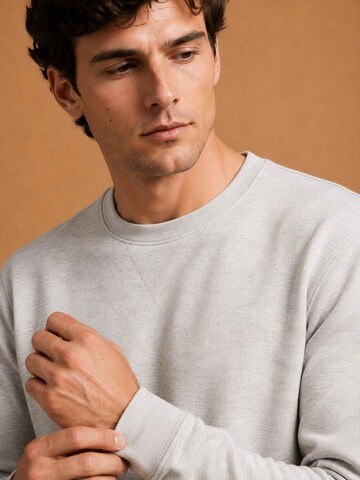 KING Essentials Sweater 'The George' in Grey