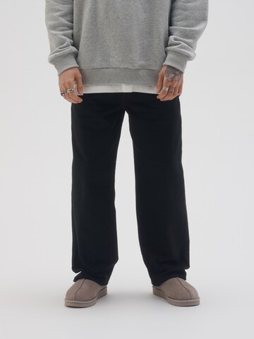 Pacemaker Tapered Jeans 'Jeremy' in Zwart: voorkant