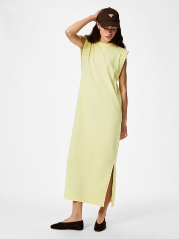 PIECES - Vestido 'PCCHILLI' en amarillo: frente