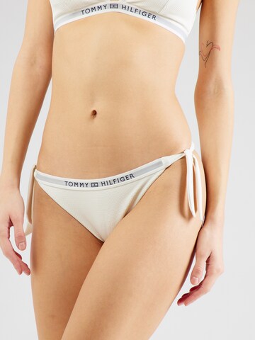 Slip costum de baie de la Tommy Hilfiger Underwear pe alb: față