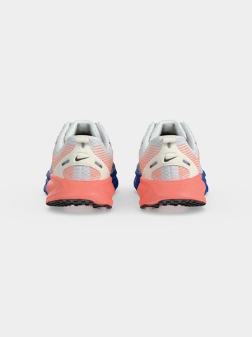 Chaussure de sport 'VOMERO 18' NIKE en blanc