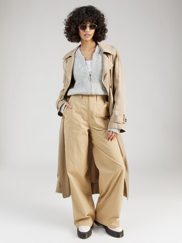 Tommy Jeans Loose fit Cargo Pants 'Claire' in Beige