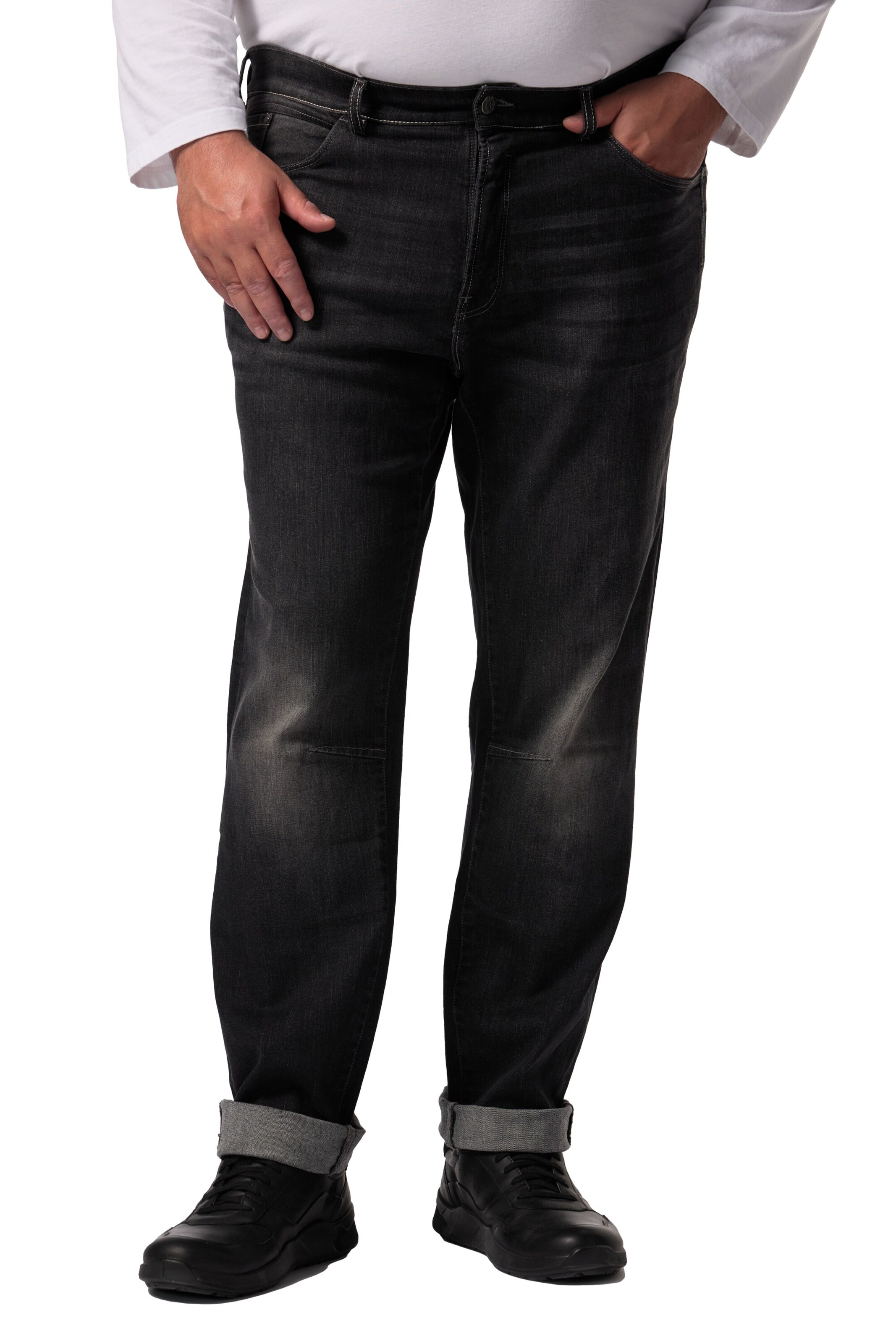 Men Plus Regular Jeans in Black: front