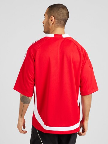 ADIDAS ORIGINALS T-shirt i röd