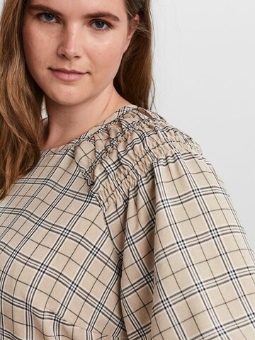 Vero Moda Curve Mekko 'Ella' värissä harmaa