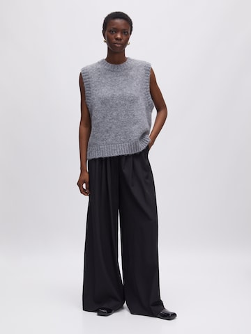 EDITED Pullover 'Xantara' in Grau