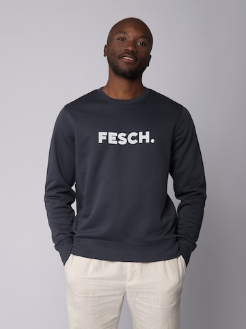 Watapparel Sweatshirt ' Fesch ' in Grijs: voorkant