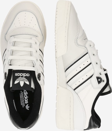 ADIDAS ORIGINALS - Sapatilhas baixas 'RIVALRY' em branco