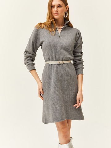 olalook - Vestido en gris: frente