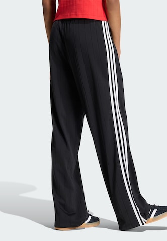 ADIDAS ORIGINALS - Loosefit Pantalón 'Firebird' en negro