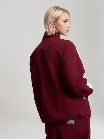 AND1 Přechodná bunda 'Core Getäfelt' – červená