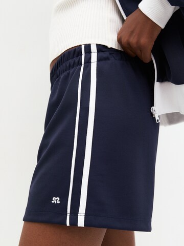 Pull&Bear Regular Trousers in Blue