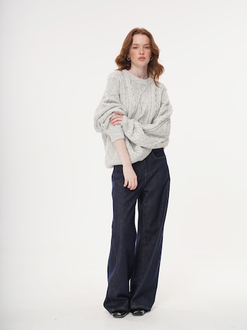 yoligex Pullover 'YOLIGEX Zopfmuster-Pullover Hellgrau-Melange Rundhals' i hvid