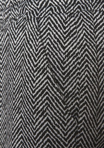 VIVANCE Slim fit Pants in Black