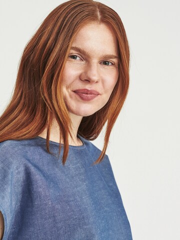 TATUUM - Blusa en azul