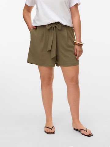 Vero Moda Curve Regular Pleat-front trousers 'VMCalva' in Green: front